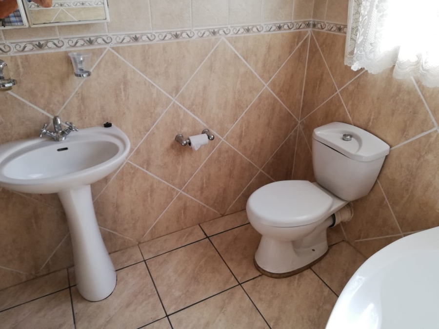 To Let 2 Bedroom Property for Rent in Meiringspark North West